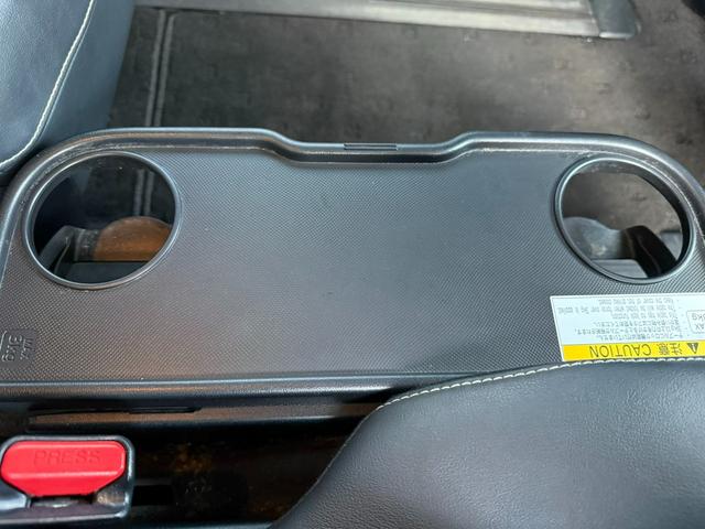 TOYOTA ESQUIRE HYBRID GI