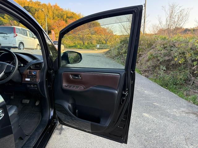 TOYOTA ESQUIRE HYBRID GI