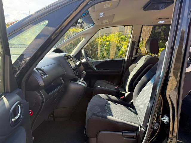 セレナ 20X S-ハイブリッド バックモニター ETC 両側電動スライドドア 横滑り防止ボタン クルーズコントロール サンシェード フリップダウンモニター 後席エアコン オートライト スマートキー(10枚目)