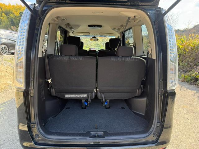 セレナ 20X S-ハイブリッド バックモニター ETC 両側電動スライドドア 横滑り防止ボタン クルーズコントロール サンシェード フリップダウンモニター 後席エアコン オートライト スマートキー(13枚目)