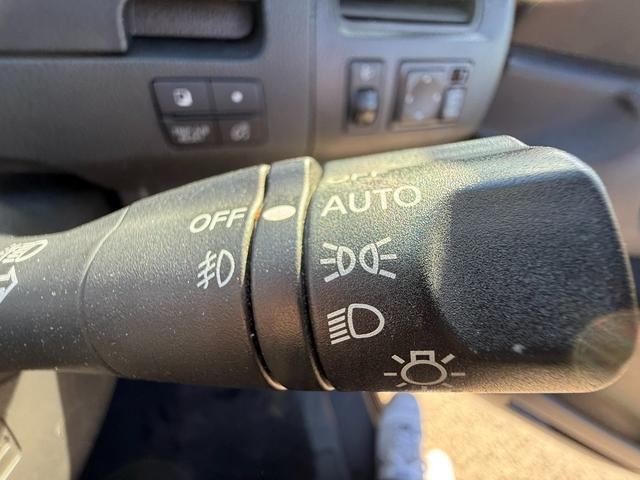 セレナ 20X S-ハイブリッド バックモニター ETC 両側電動スライドドア 横滑り防止ボタン クルーズコントロール サンシェード フリップダウンモニター 後席エアコン オートライト スマートキー(17枚目)