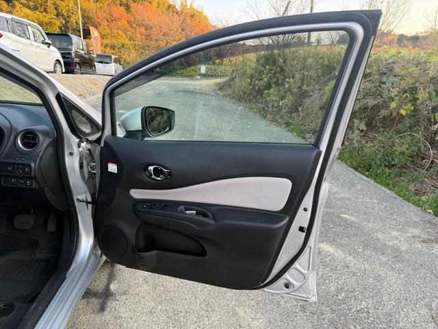 ノート e-パワー B Bluetooth バックカメラ ETC 横滑り防止 レーンキープアシスト 障害物センサー プッシュスタートボタン スマートキー オートライト オートエアコン(38枚目)