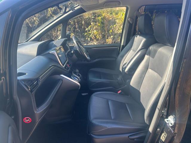 エスクァイア ハイブリッドＧｉ　Ｂｌｕｅｔｏｏｔｈ　バックモニター　シートヒーター　両側電動スライドドア　スマートキー　プッシュスタート　クルーズコントロール　ステアリングスイッチ　フリップダウンモニター　オートライト（11枚目）