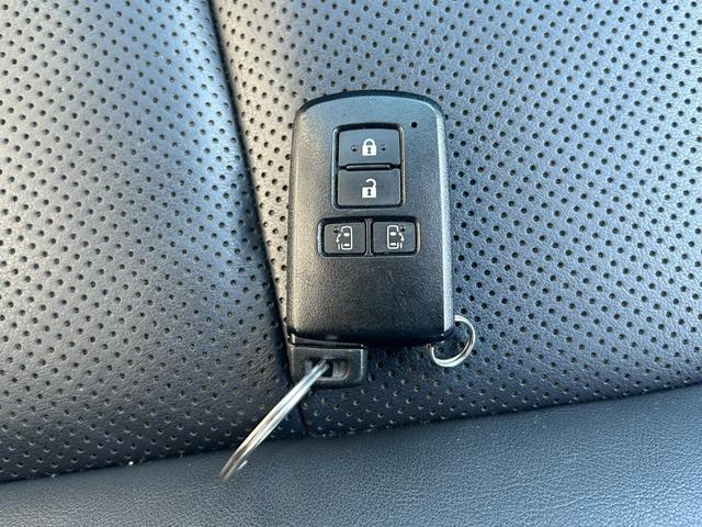 エスクァイア ハイブリッドＧｉ　Ｂｌｕｅｔｏｏｔｈ　バックモニター　シートヒーター　両側電動スライドドア　スマートキー　プッシュスタート　クルーズコントロール　ステアリングスイッチ　フリップダウンモニター　オートライト（26枚目）