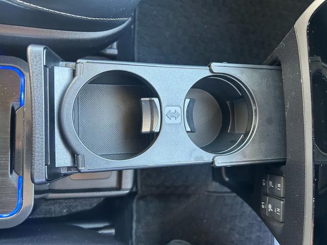 エスクァイア ハイブリッドＧｉ　Ｂｌｕｅｔｏｏｔｈ　バックモニター　シートヒーター　両側電動スライドドア　スマートキー　プッシュスタート　クルーズコントロール　ステアリングスイッチ　フリップダウンモニター　オートライト（29枚目）