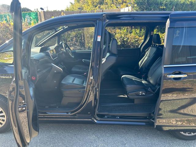 エスクァイア ハイブリッドＧｉ　ブラックテーラード　Ｂｌｕｅｔｏｏｔｈ　フリップダウンモニター　サンシェード　シートヒーター　車両接近通報装置　レーンキープアシスト　衝突被害軽減ブレーキ　バックモニター　両側電動スライドドア（8枚目）