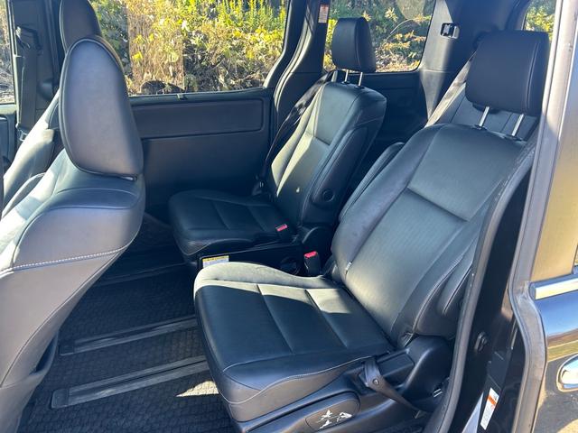 エスクァイア ハイブリッドＧｉ　ブラックテーラード　Ｂｌｕｅｔｏｏｔｈ　フリップダウンモニター　サンシェード　シートヒーター　車両接近通報装置　レーンキープアシスト　衝突被害軽減ブレーキ　バックモニター　両側電動スライドドア（10枚目）