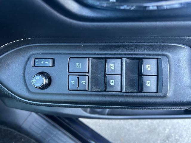 エスクァイア ハイブリッドＧｉ　ブラックテーラード　Ｂｌｕｅｔｏｏｔｈ　フリップダウンモニター　サンシェード　シートヒーター　車両接近通報装置　レーンキープアシスト　衝突被害軽減ブレーキ　バックモニター　両側電動スライドドア（27枚目）