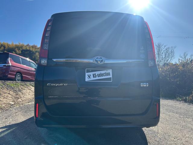 エスクァイア ハイブリッドＧｉ　ブラックテーラード　Ｂｌｕｅｔｏｏｔｈ　フリップダウンモニター　サンシェード　シートヒーター　車両接近通報装置　レーンキープアシスト　衝突被害軽減ブレーキ　バックモニター　両側電動スライドドア（43枚目）