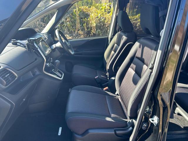 セレナ ハイウェイスターＧ　Ｂｌｕｅｔｏｏｔｈ　バックモニター　サンシェード　フリップダウンモニター　シートヒーター　ステアリングスイッチ　両側電動スライドドア　ＥＴＣ　クルーズコントロール　プッシュスタート（11枚目）