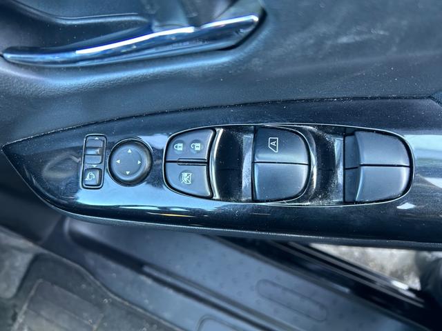 セレナ ハイウェイスターＧ　Ｂｌｕｅｔｏｏｔｈ　バックモニター　サンシェード　フリップダウンモニター　シートヒーター　ステアリングスイッチ　両側電動スライドドア　ＥＴＣ　クルーズコントロール　プッシュスタート（30枚目）