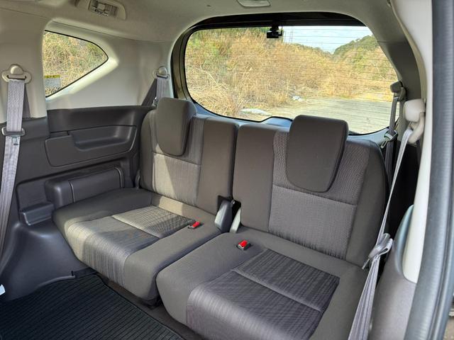 フリードハイブリッド ハイブリッド・Ｇホンダセンシング　Ｈ２９年式フリードハイブリッド・Ｇホンダセンシング　スマートキー　Ｂｌｕｅｔｏｏｔｈ　ＥＴＣ　両側電動スライドドア　バックモニター　オートライト　オートエアコン　純正ステアリング（12枚目）