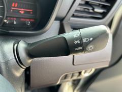 ��ּ�ư���������뤯�Ȥ餷�Ƥ���륪���ȥ饤�� 6