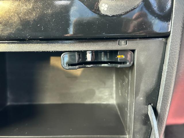 ムーヴ カスタム RS 4気筒ターボ 後期型 社外ナビ フルセグ ETC ディスチャージヘッドライト オートエアコン キーレスエントリー 禁煙車 室内クリーニング済みです(16枚目)