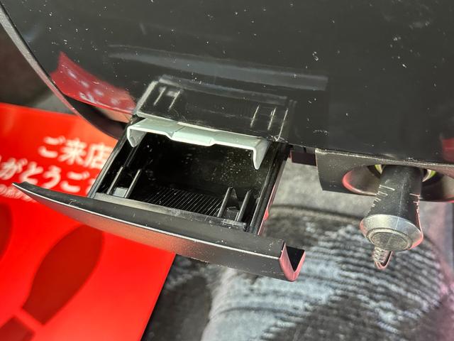 ムーヴ カスタム RS 4気筒ターボ 後期型 社外ナビ フルセグ ETC ディスチャージヘッドライト オートエアコン キーレスエントリー 禁煙車 室内クリーニング済みです(17枚目)