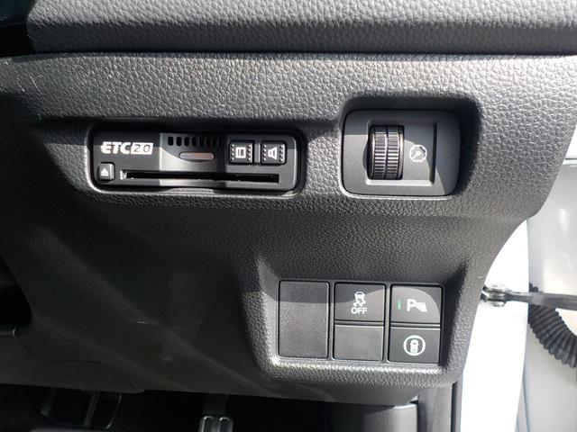 シビック LX ワンオーナー・バックカメラ・前ドライブレコーダー・ホンダセンシング・ETC・障害物センサー・シートヒーター・衝突被害軽減ブレーキ・フルセグTV・メモリーナビ(16枚目)