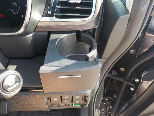 オデッセイ アブソルート・ＥＸ　ホンダセンシング・前後ドライブレコーダー・バックカメラ・Ｗエアコン・ＥＴＣ２．０・両側電動スライドドア・障害物センサー・シートヒーター・ＬＥＤヘッドライト・電動リアゲート・アルミホイール・（10枚目）