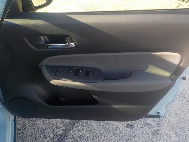 フィット クロスター　ワンオーナー・ツートンボディカラー・ホンダセンシング・Ｂｌｕｅｔｏｏｔｈ・バックカメラ・障害物センサー・衝突被害軽減ブレーキ・ＣＤ＆ＤＶＤ再生可・ＬＥＤヘッドライト（25枚目）