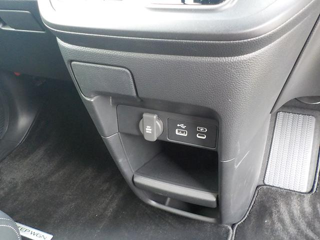 ステップワゴン スパーダ　修復歴なし・ワンオーナー・ホンダセンシング・インターナビ・Ｂｌｕｅｔｏｏｔｈ・シートヒーター・ＥＴＣ（14枚目）