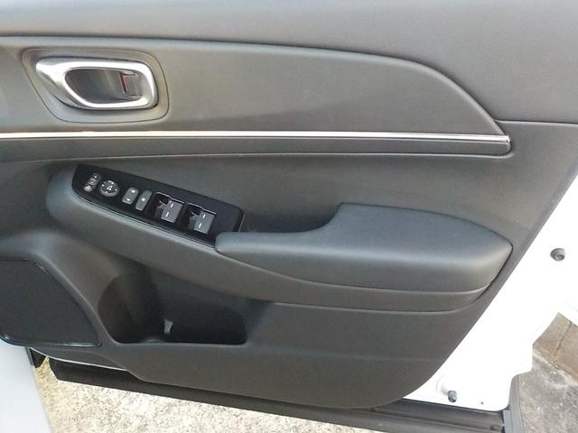 ヴェゼル ｅ：ＨＥＶＺ　ワンオーナー・前後ドライブレコーダー・バックカメラ・マルチビューカメラ・ＥＴＣ２．０・シートヒーター・衝突被害軽減ブレーキ・ＬＥＤヘッドライト・ハーフレザーシート・メモリーナビ・フルセグＴＶ（55枚目）