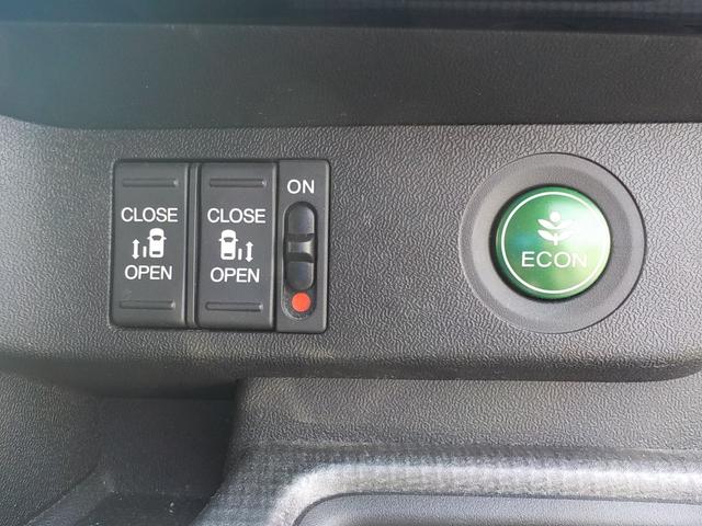 ステップワゴンスパーダ スパーダ ワンオーナー・Bluetooth・ホンダセンシング・バックカメラ・衝突被害軽減ブレーキ・ETC車載器・両側電動スライドドア・LEDヘッドライト・ウォークスルー・CD&DVD再生可(17枚目)