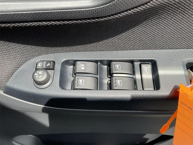XリミテッドII SAIII 届け出済み未使用車 バックカメラ LEDヘッドランプ ステアリングスイッチ 衝突被害軽減システム オートマチックハイビーム スマートキー アイドリングストップ 電動格納ミラー シートヒーター CVT(10枚目)