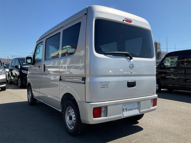 日産 NV100クリッパーバン 6枚目