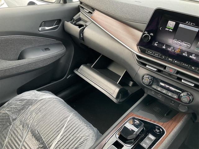 G レザーエディション 登録済み未使用車 全周囲カメラ ナビ TV クリアランスソナー アダプティブクルーズコントロール 衝突被害軽減システム アルミホイール LEDランプ 革シート スマートキー ISS プロパイロット(17枚目)