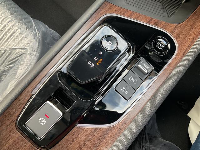 G レザーエディション 登録済み未使用車 全周囲カメラ ナビ TV クリアランスソナー アダプティブクルーズコントロール 衝突被害軽減システム アルミホイール LEDヘッドランプ 革シート スマートキー アイドリングストップ(21枚目)