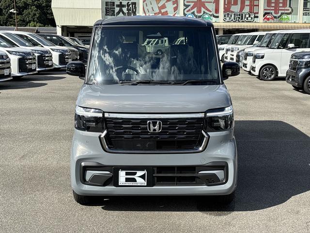 ホンダ Ｎ－ＢＯＸカスタム 12枚目