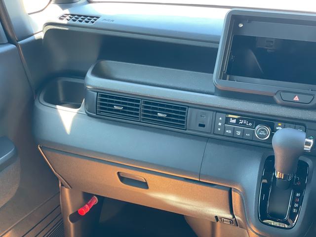 ホンダ Ｎ－ＢＯＸカスタム 29枚目