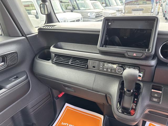 ホンダ Ｎ－ＢＯＸカスタム 8枚目