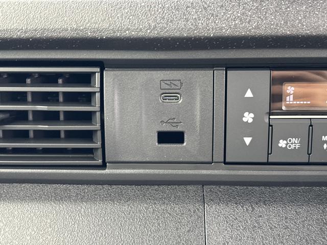 ホンダ Ｎ－ＢＯＸカスタム 31枚目