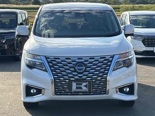 日産 エルグランド 2枚目