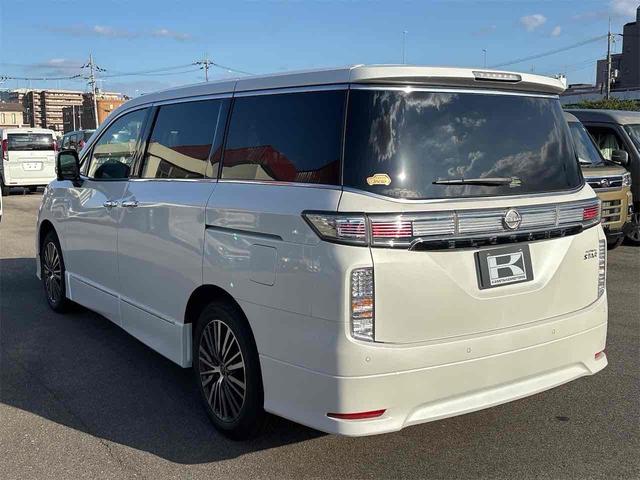日産 エルグランド 7枚目