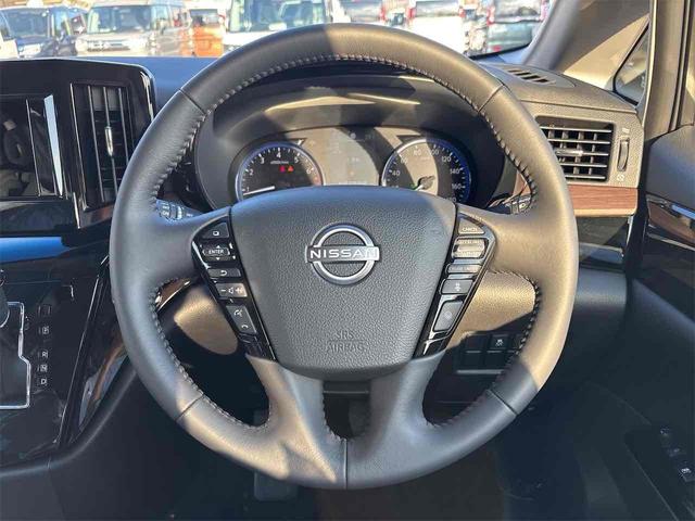 日産 エルグランド 13枚目