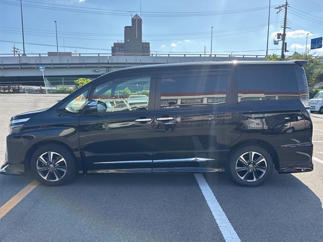 ヴォクシー ＺＳ　煌ＩＩＩ　ドライブレコーダー　ＥＴＣ　ナビ　クリアランスソナー　オートクルーズコントロール　レーンアシスト　衝突被害軽減システム　両側電動スライドドア　オートマチックハイビーム　オートライト　ＬＥＤヘッドランプ（8枚目）