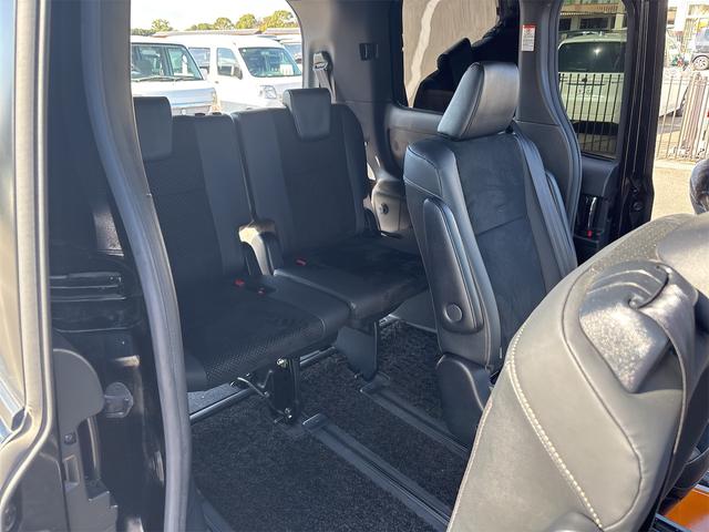 ヴォクシー ＺＳ　煌ＩＩＩ　ドライブレコーダー　ＥＴＣ　ナビ　クリアランスソナー　オートクルーズコントロール　レーンアシスト　衝突被害軽減システム　両側電動スライドドア　オートマチックハイビーム　オートライト　ＬＥＤヘッドランプ（10枚目）