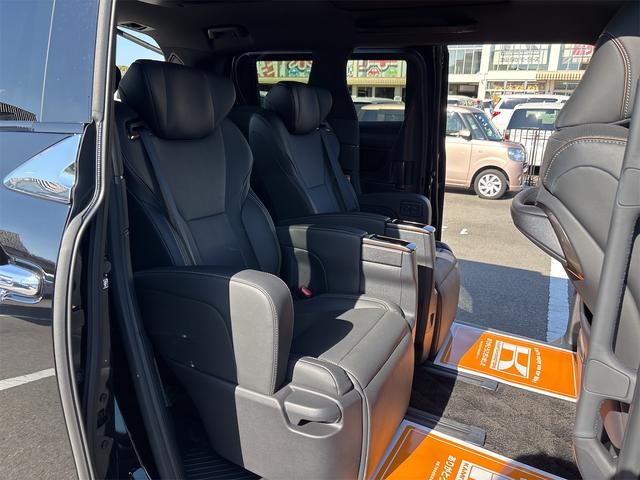 アルファードハイブリッド Ｚ　全周囲カメラ　ナビ　クリアランスソナー　オートクルーズコントロール　レーンアシスト　衝突被害軽減システム　両側電動スライドドア　オートマチックハイビーム　ＬＥＤヘッドランプ　電動リアゲート（14枚目）