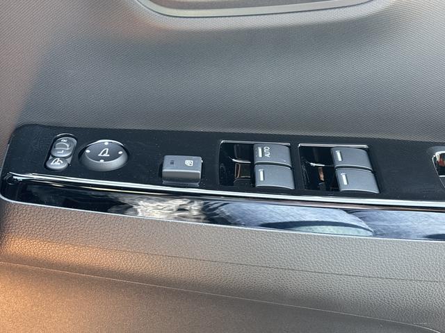 Ｎ－ＯＮＥ ＲＳ　バックカメラ　クリアランスソナー　オートクルーズコントロール　レーンアシスト　衝突被害軽減システム　オートライト　ＬＥＤヘッドランプ　スマートキー　アイドリングストップ　電動格納ミラー　シートヒーター（22枚目）