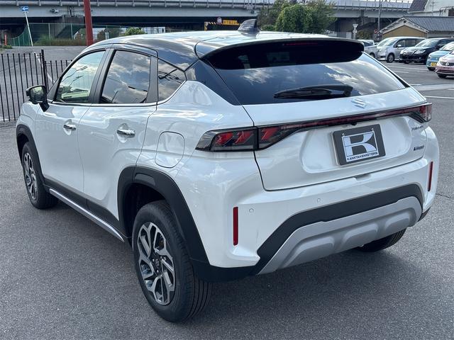 フロンクス ベースグレード クリアランスソナー オートクルーズコントロール レーンアシスト 衝突被害軽減システム ナビ LEDヘッドランプ アルミホイール スマートキー アイドリングストップ 電動格納ミラー シートヒーター AT(6枚目)