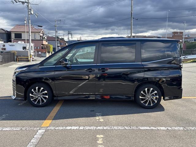 トヨタ ヴォクシー 4枚目