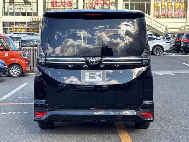 トヨタ ヴォクシー 7枚目