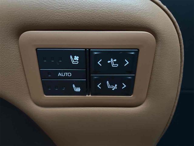 トヨタ ヴェルファイアハイブリッド 25枚目