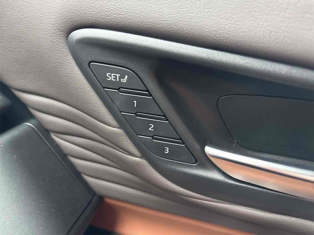 トヨタ ヴェルファイアハイブリッド 31枚目