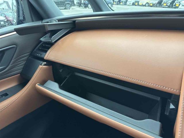 トヨタ ヴェルファイアハイブリッド 34枚目