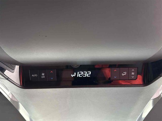 トヨタ ヴェルファイアハイブリッド 38枚目