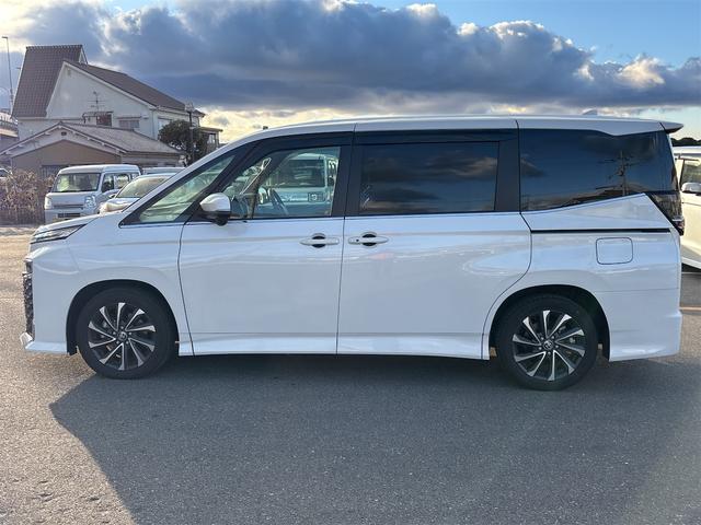 ヴォクシー ハイブリッドＳ－Ｚ　快適利便パッケージ　プロジェクター式ＬＥＤヘッドランプ、ブラインドスポットモニター、ディスプレイオーディオプラス、ドライビングサポートパッケージ　ＥＴＣ（4枚目）