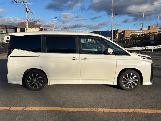 ヴォクシー ハイブリッドＳ－Ｚ　快適利便パッケージ　プロジェクター式ＬＥＤヘッドランプ、ブラインドスポットモニター、ディスプレイオーディオプラス、ドライビングサポートパッケージ　ＥＴＣ（5枚目）