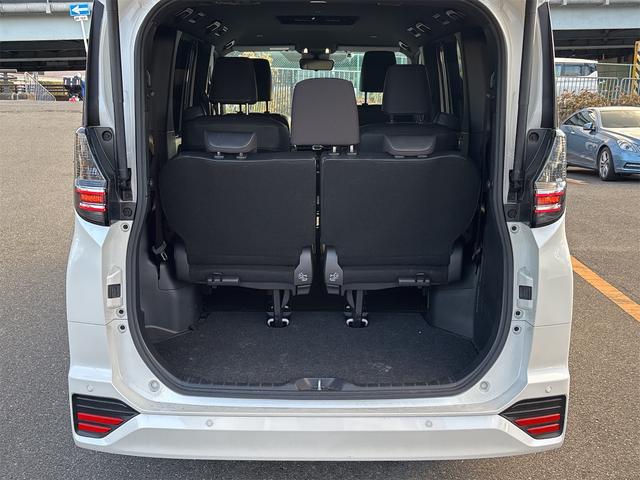 ヴォクシー ハイブリッドＳ－Ｚ　快適利便パッケージ　プロジェクター式ＬＥＤヘッドランプ、ブラインドスポットモニター、ディスプレイオーディオプラス、ドライビングサポートパッケージ　ＥＴＣ（9枚目）